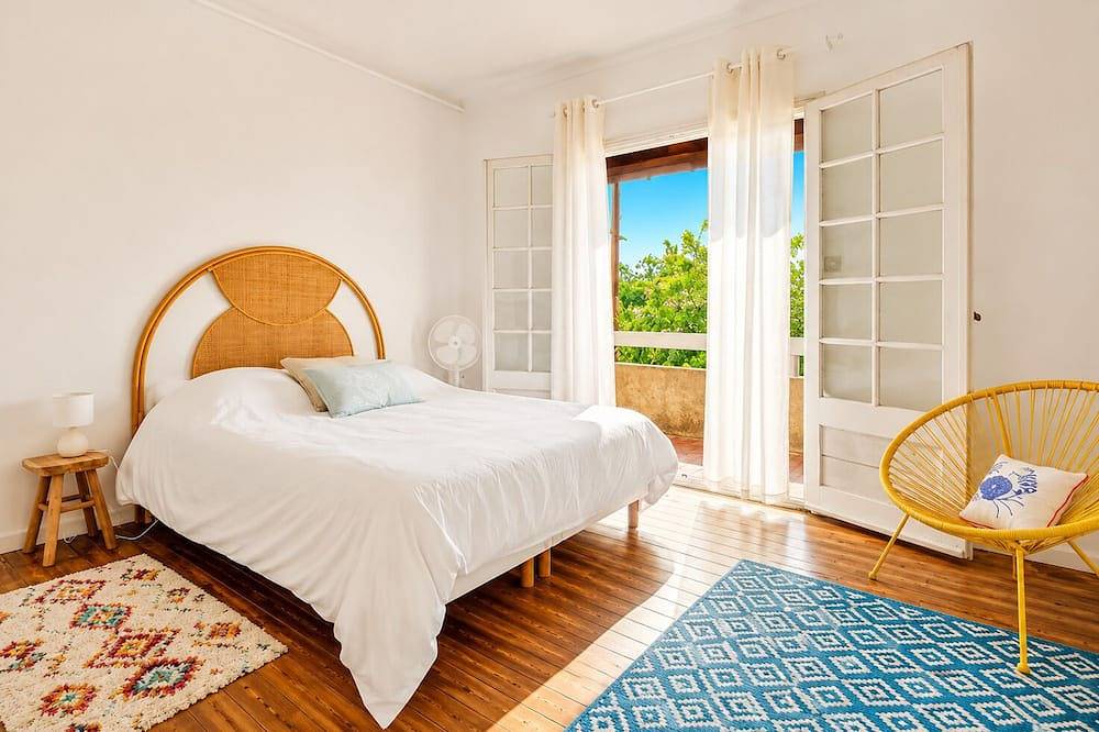Provence-Gard, villa avec 8-9 couchages avec Piscine, à 35 min des plages. in Beaucaire, Région de Nîmes