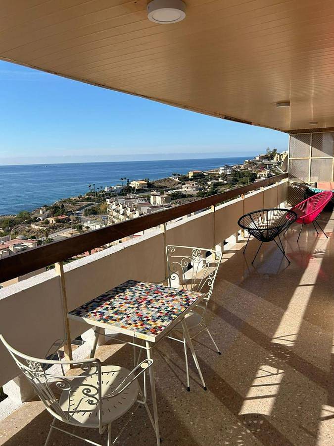 Apartamento para 7 personas, con terraza además de jacuzzi y piscina en La Merced