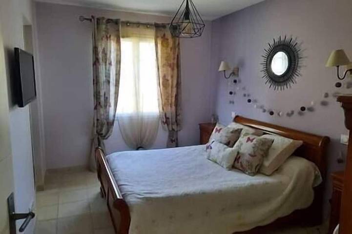 Zu vervollständigen in Aramon, Nimes und Umgebung