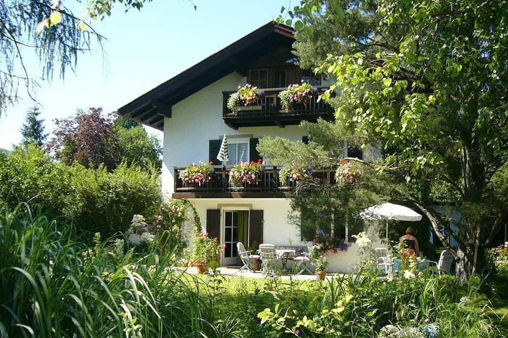 Ganze Wohnung, Haus Funk - Ferienwohnung Birnenlaube (2 Schlafz.) in Unterammergau, Bayerische Alpen