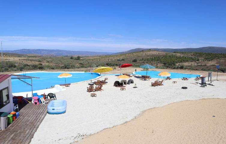 Appartement de vacances pour 9 personnes, avec piscine ainsi que vue et jardin