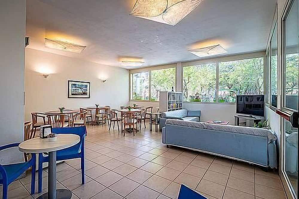 Entire apartment, Residence Mare Blu three-room apartment Trilo for 5 people in Principina A Mare, Grosseto