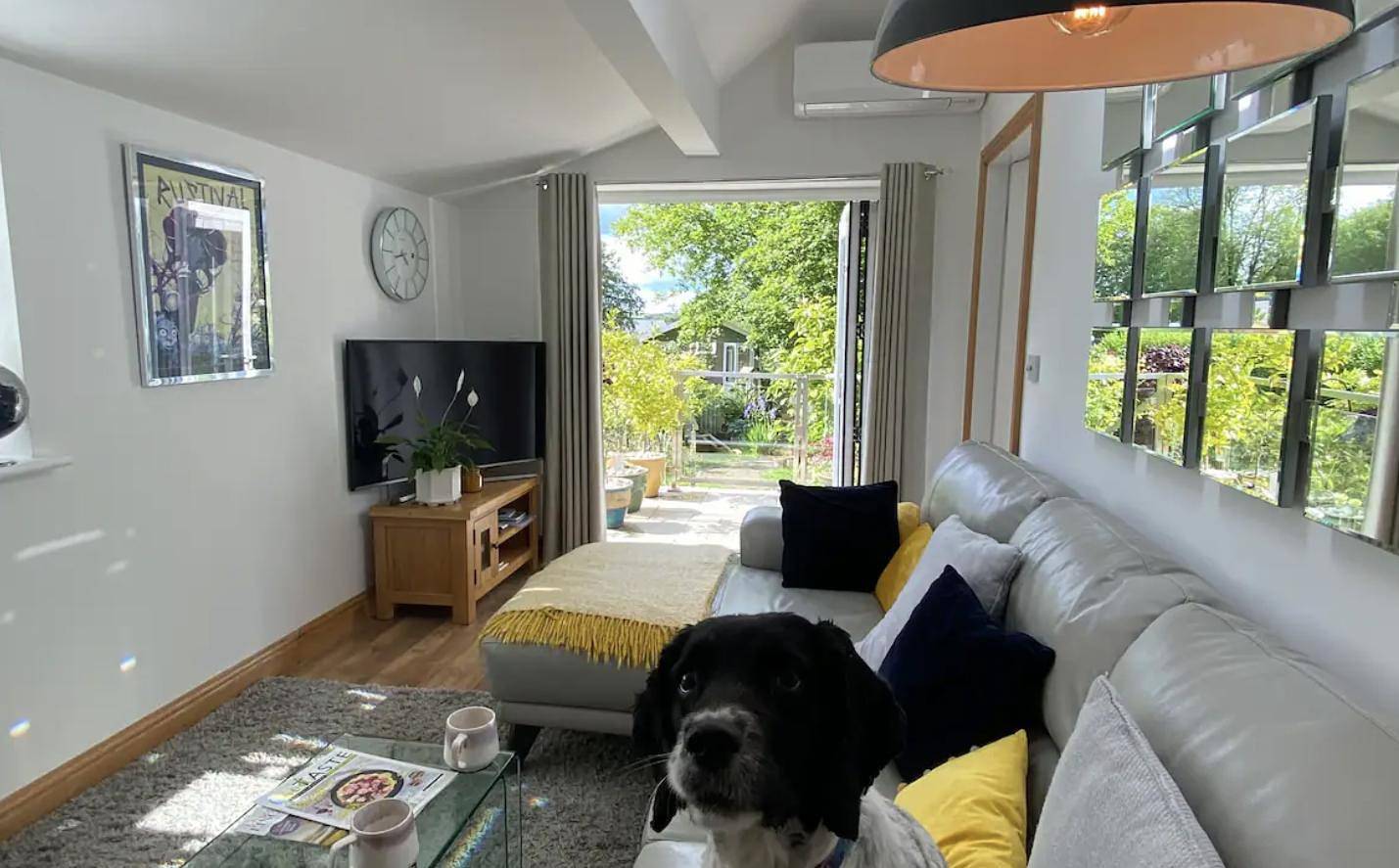 Ganze Ferienwohnung, Self contained, 2 person dog friendly apartment. Free parking. in Louth, Lincolnshire