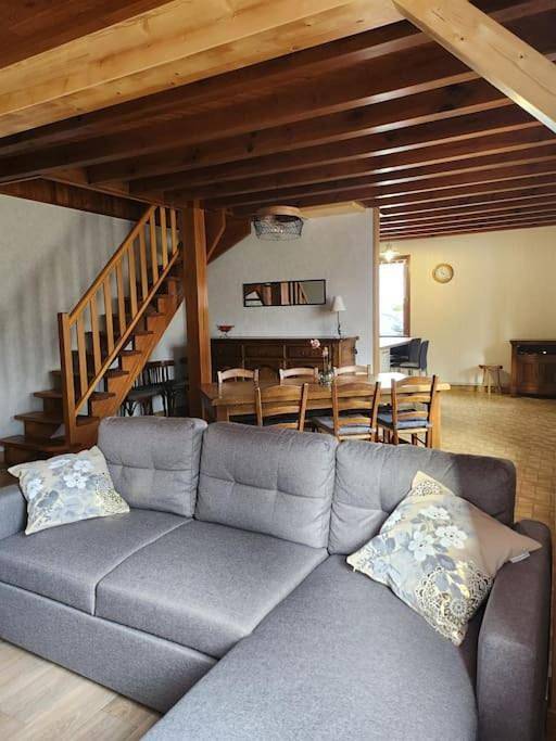 Location de vacances pour 8 personnes, avec terrasse ainsi que jardin et vue dans La Fage-Saint-Julien - 2