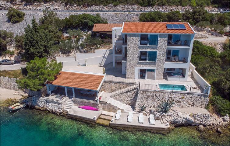 Geräumige 1-Zimmer-Wohnung mit Pool, Terrasse und 900 m zum Strand in Dubrovnik-Neretva