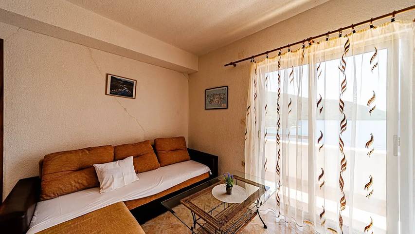 Gîte pour 4 personnes, avec terrasse dans Lastovo - 4