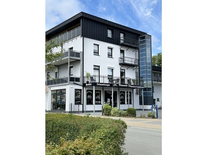 Luxus-Ferienhaus für 8 Personen, mit Balkon und Garten