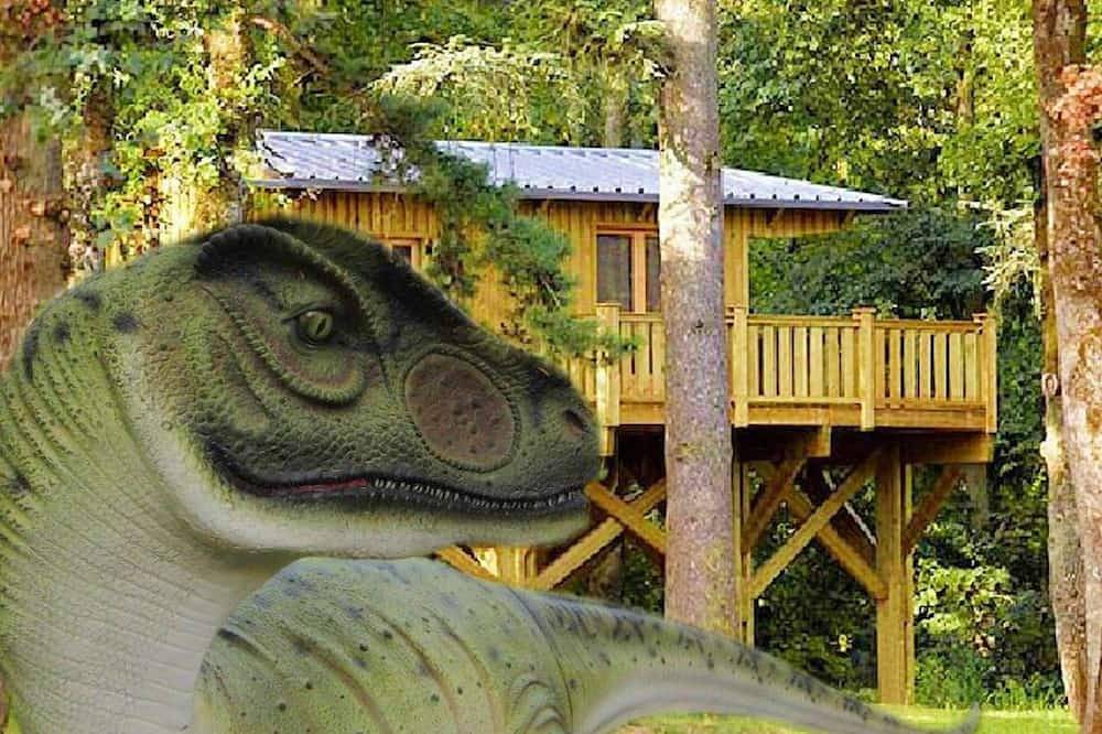 Cabane Perchée Jurassic, Unique en France, Atypique, Insolite! in Lavaurette, Macizo Central