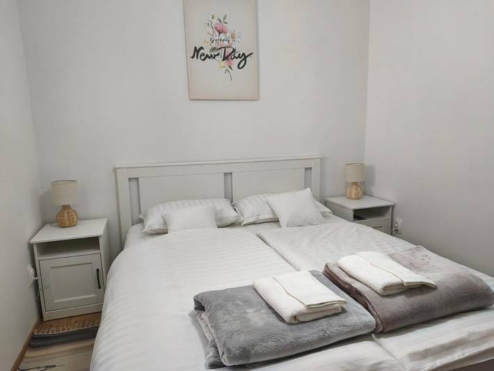 Gîte pour 5 personnes, avec vue sur le lac et vue dans Vrlika