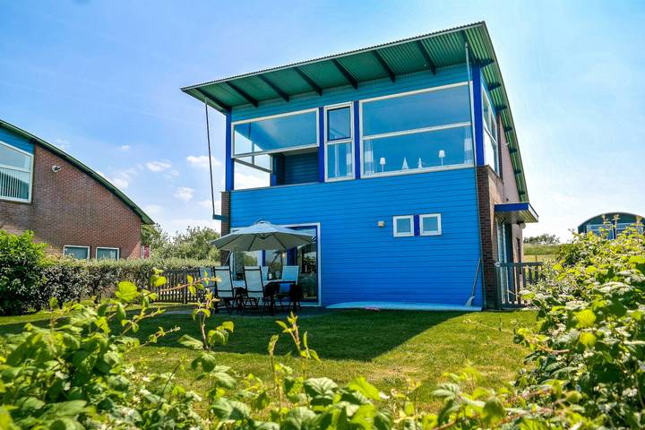 Ferienhaus für 6 Personen, mit Balkon/Terrasse und Garten sowie Sauna und Seeblick in Anjum