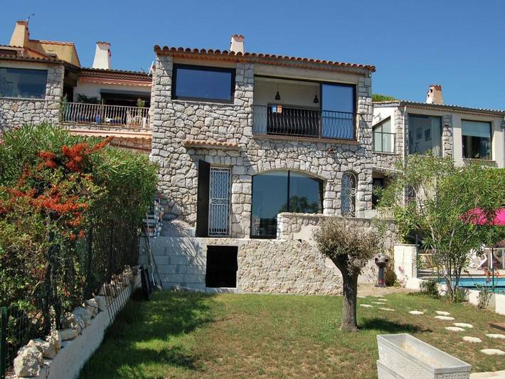 Appartement de vacances pour 6 personnes, avec Terrasse ainsi que Jardin et Piscine