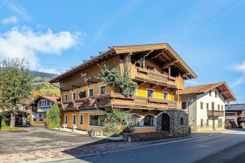 Charmante Pension im Zentrum, 270m zum Skibus in Kirchberg in Tirol, Kaisergebirge