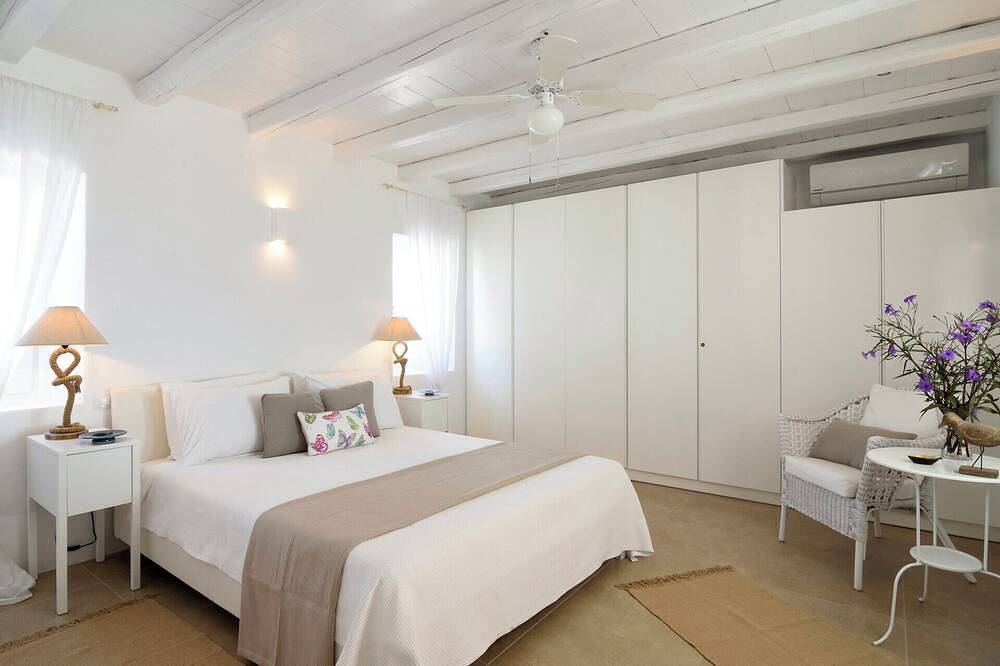 Yvoni - Nueve Habitaciones Villa, Capacidad 18 in Unidad Regional de Paros