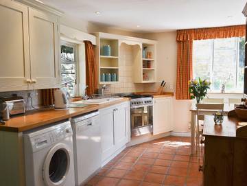 Log Cabin for 4 People in Chipping Campden, The Cotswolds, Photo 3