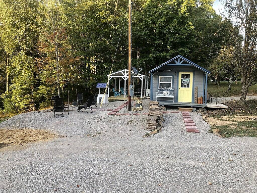 Ganze Wohnung, Tinyhouse Lakeview Cottage with a Million Dollar View!! in Lake Cumberland