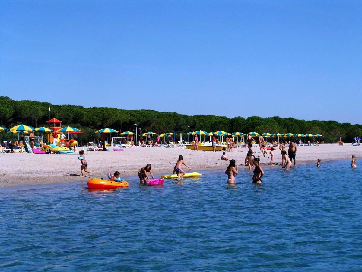 Happy Camp mobile homes in Camping Thurium Villaggio in Corigliano-Rossano, Golf von Tarent