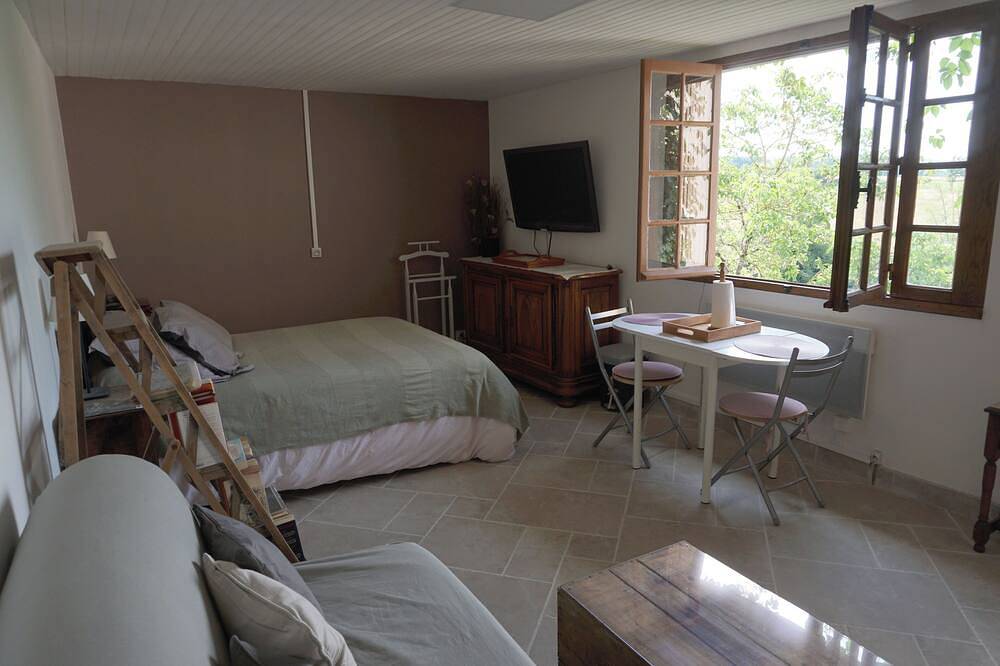 \"Bon Accueil\" Cottage Cosy au bord de l'eau in Varen, Tarn-et-Garonne