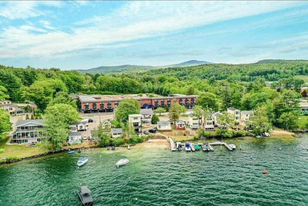 Gilford Laconia Condo / Parking, Pool, Wifi & Bbq in Gilford, Lake Winnipesaukee
