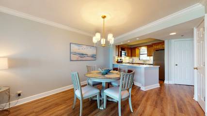 Beach Rental for 4 Guests in Four Mile Village, Miramar Beach, Picture 2