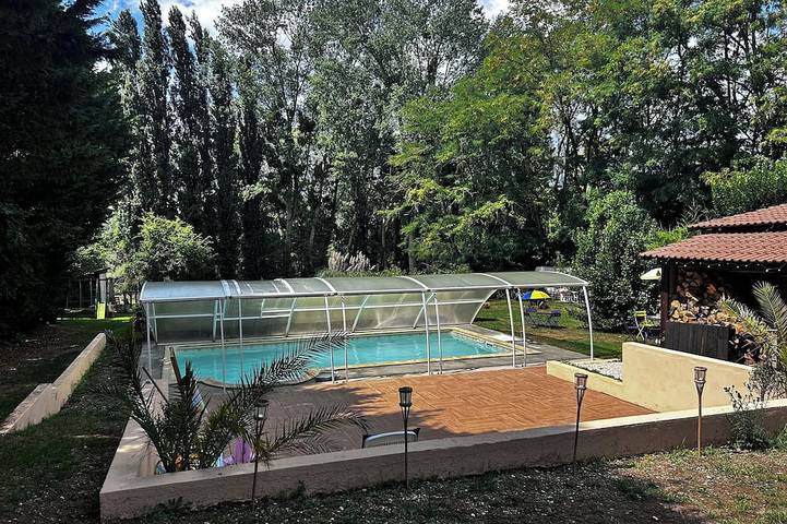 Ganze Wohnung, Country studio with swimming pool and various animals to discover in Vignoux-sur-Barangeon, Vierzon Region