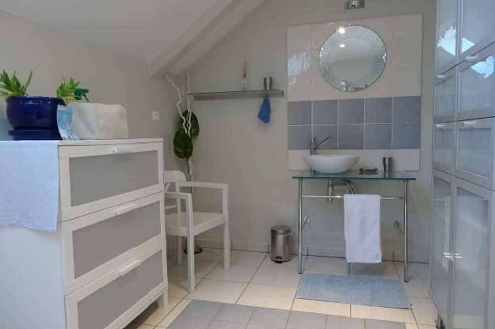 Charming Renovated Cottage in Brière Park with Garden, Near Guérande in La Chapelle-des-Marais, Saint-Nazaire region