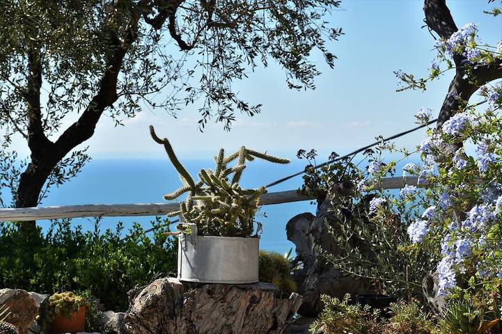 Appartamento intero, - Gli Orizzonti di Agata - Villetta con ampio panorama sul mare  - Tulipano - in Mattinata, Gargano