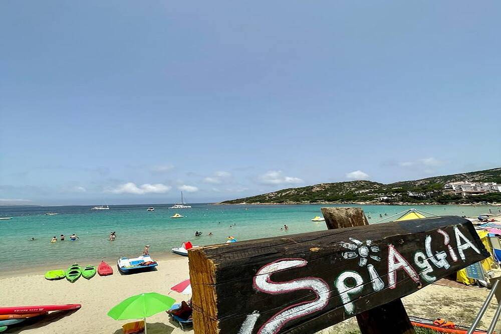 Ganze Wohnung, Apartment am Meer in Baja Sardinia - 6 Betten im August - 250 Meter vom Strand entfernt! in Baja Sardinia, Arzachena