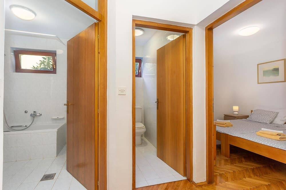 Ganze Wohnung, Schöne Wohnung in Njivice mit Meerblick in Njivice, Krk