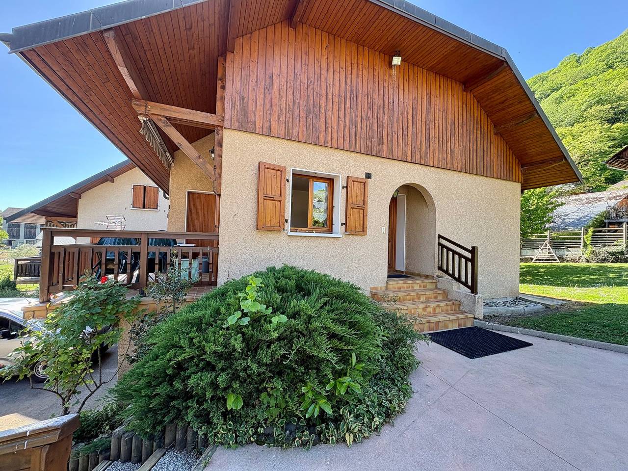 Gemütliches Einfamilienhaus mit Bergblick, Wlan und Parkplatz in Saint-Pierre-d'Albigny, Chambéry und Umgebung