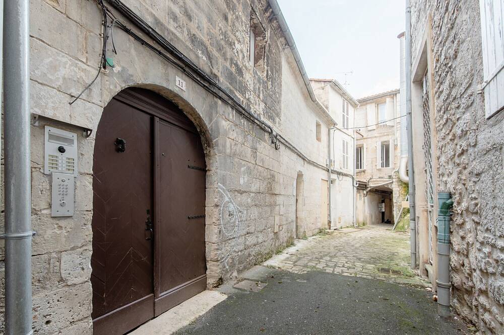 Entire apartment, Apartment-Apartment-Wet room-City view-T2 in Angoulême, Charente