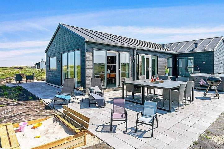 Ferienhaus für 10 Personen, mit Terrasse und Sauna sowie Whirlpool in Grønhøj Strand