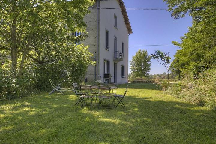 Gîte pour 5 personnes, avec terrasse et jardin