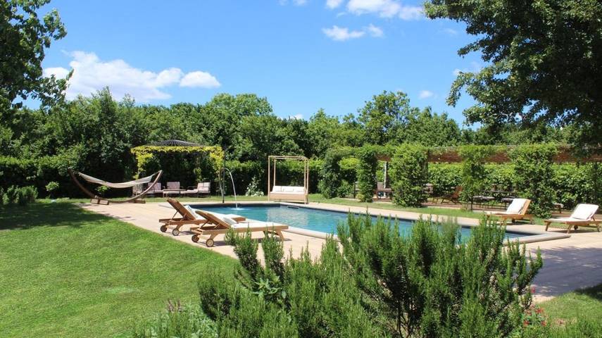 Location de vacances pour 8 personnes, avec Balcon et Jacuzzi ainsi que Terrasse et Jardin à Vignanello