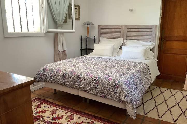 In the heart of the vineyards, 7 minutes from the center of Aix-en-Provence Bastide with swimming pool in Éguilles, Costa mediterránea (Francia)