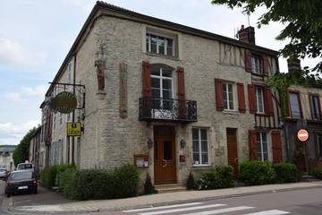 Hôtel pour 2 personnes, avec sauna et piscine, animaux acceptés à Bar-sur-Aube
