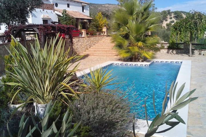 Location de vacances pour 16 personnes, avec jacuzzi et jardin à Priego de Córdoba