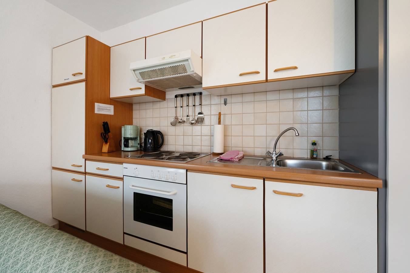 Hel lejlighed, Apartment 'Fewo Pumuckl' with Mountain View, Private Garden and Wi-Fi in Thörnich, Moseleifel