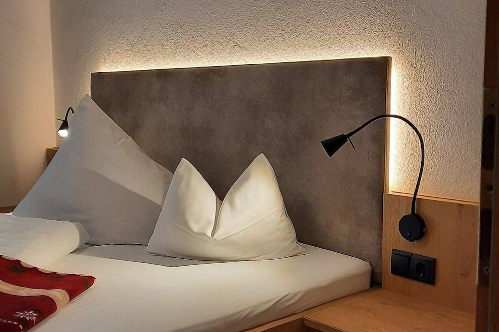 Ganze Wohnung, Komfortable große Ferienwohnungen in Innsbruck Nähe in Wander-/Ski-/Bike-Region in Tuxer Alpen, Lans