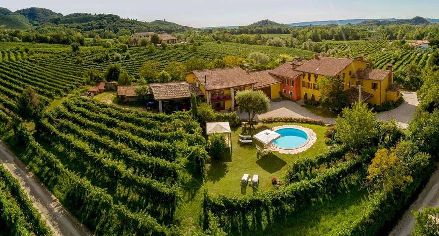 Appartamento per 3 persone, con panorama e giardino nonché piscina in Valdobbiadene