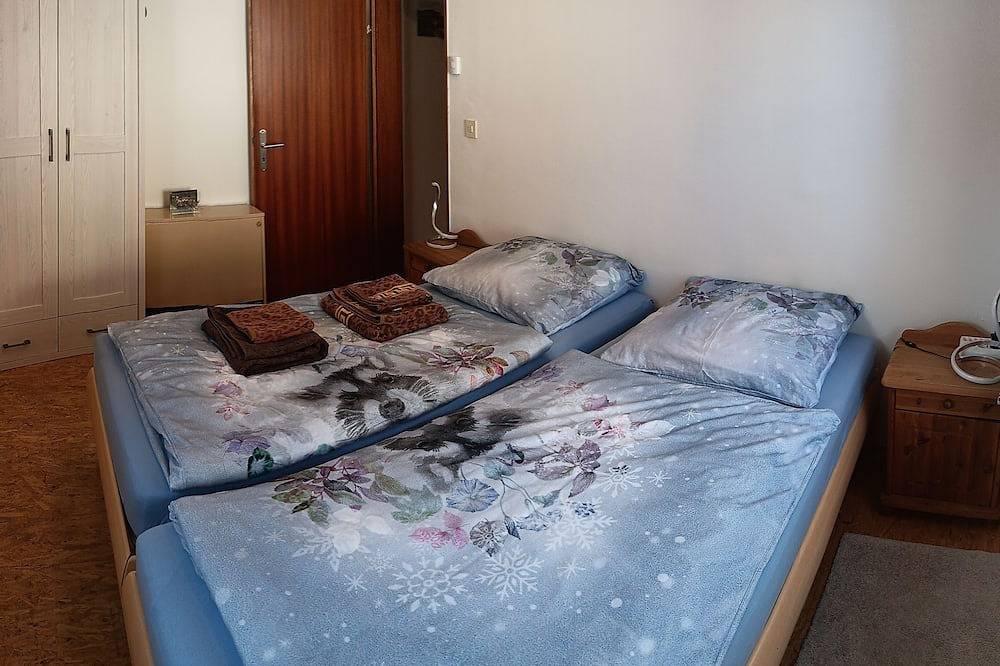 Ganze Wohnung, Ferien-Handwerker-Messewohnung \n20 Minuten bis Messezentrum\nruhige Lage in Lauf an der Pegnitz, Frankenalb