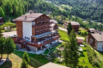 Hôtel pour 6 personnes, avec jardin ainsi que sauna et vue, animaux acceptés dans Chandolin