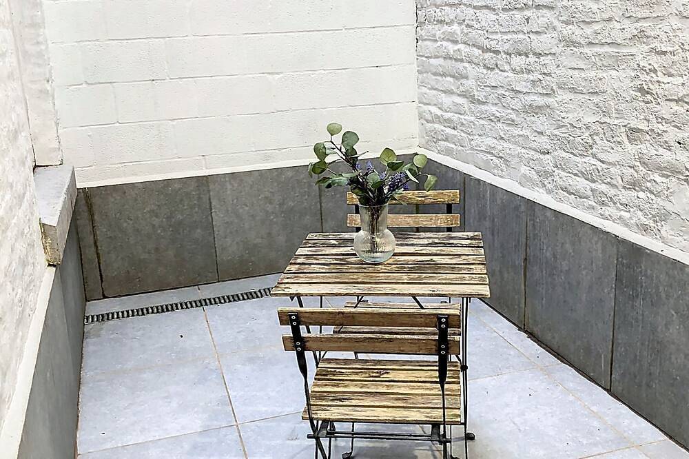 Appartamento intero, Apartment 002 on front first floor with terrace in Liegi, Liegi e dintorni
