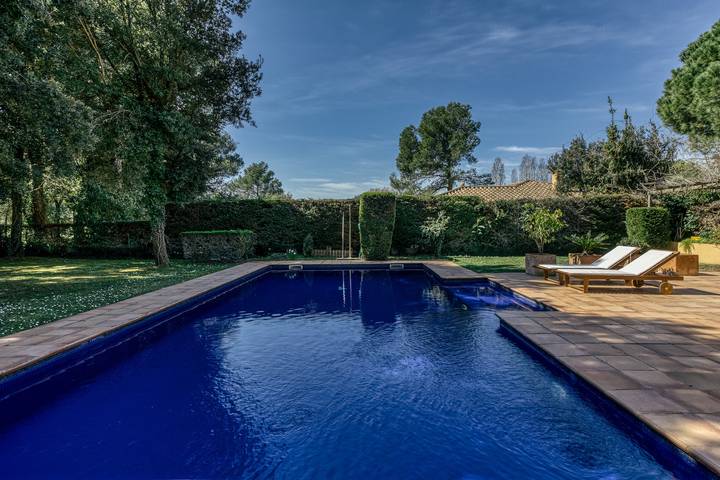 Location de vacances pour 6 personnes, avec jardin à Navata - 2