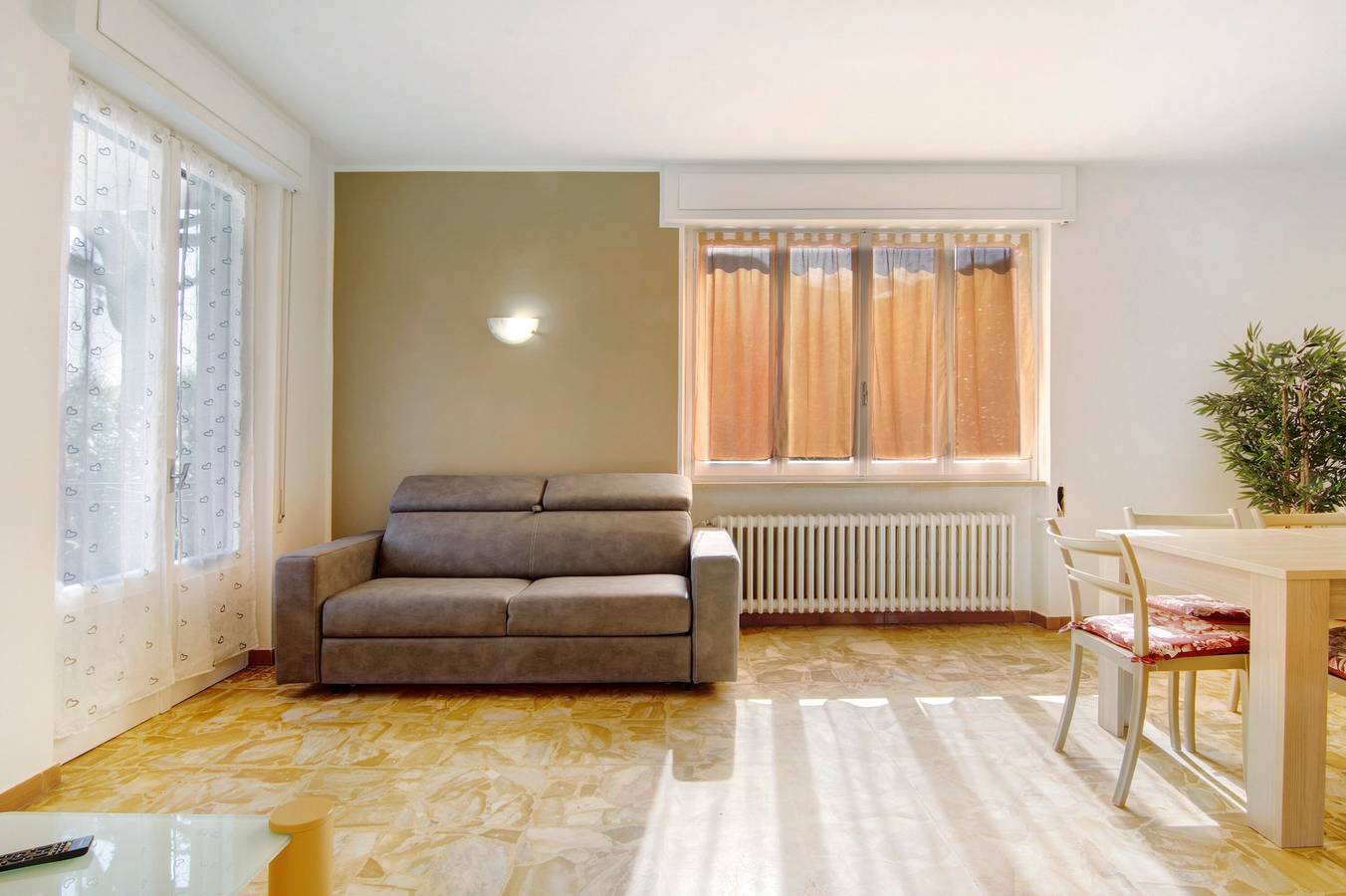 Entire apartment, Apartment 'Gravedona Lake' with Mountain View, Private Terrace and Wi-Fi in San Gregorio (Como), Gravedona ed Uniti