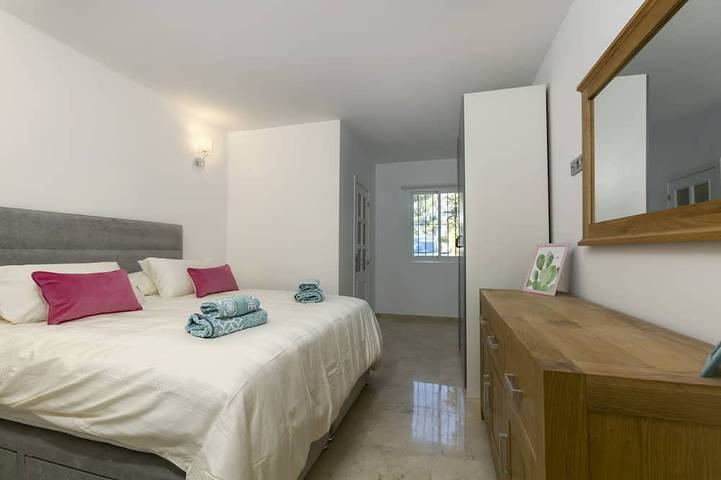 Luxueuse villa de 3 chambres en bord de mer, située à quelques minutes de toutes les commodités in San Pedro Alcantara, Marbella
