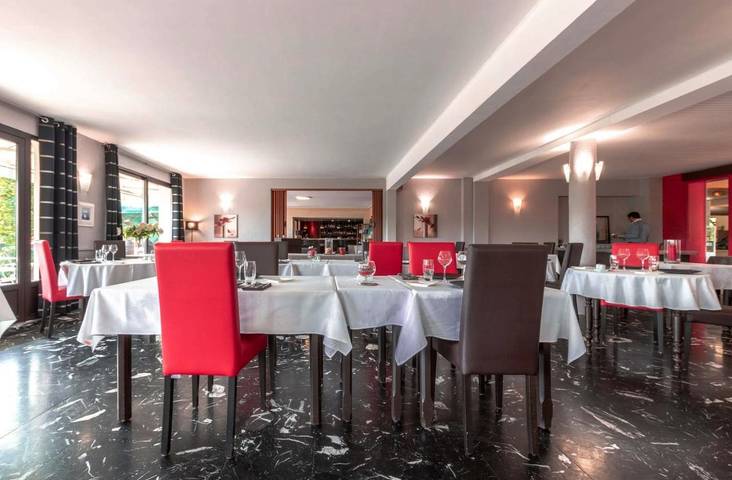 Hôtel pour 2 personnes, avec jacuzzi et sauna ainsi que piscine et jardin, animaux acceptés à Chassey-le-Camp - 3