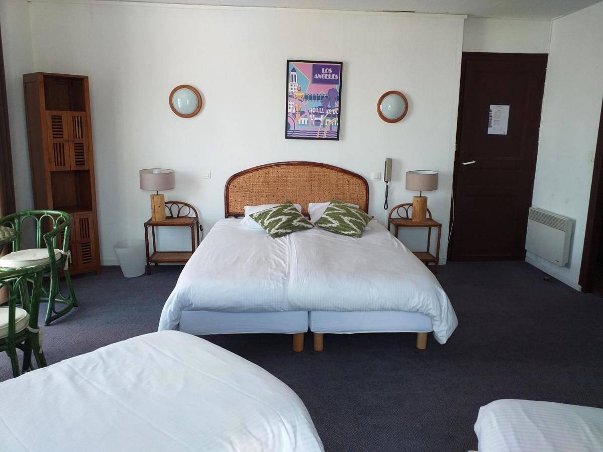 Triple Room with Sea View in Carnac, Côte des Mégalithes