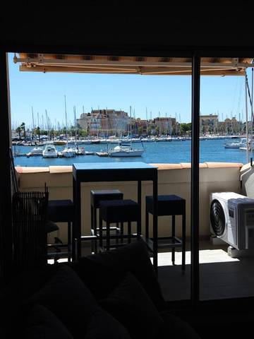 Gîte pour 4 personnes, avec balcon et vue dans Port de Gruissan