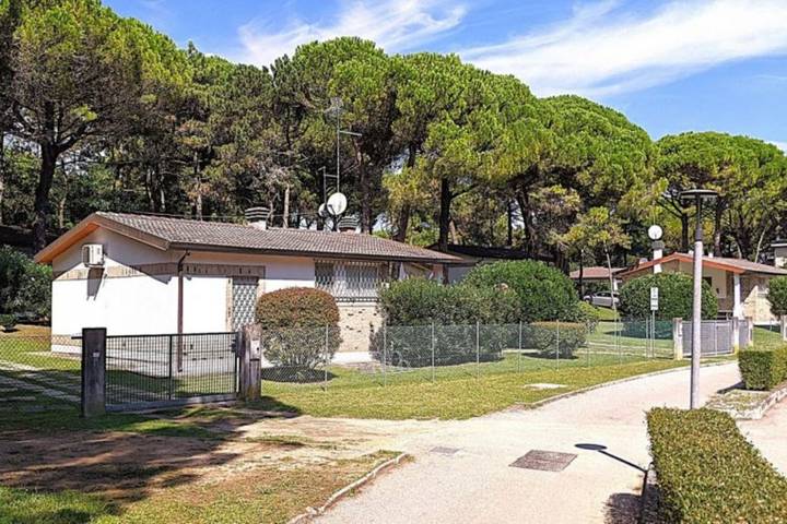 Ferienwohnung für 8 Personen, mit Garten in Lignano Pineta
