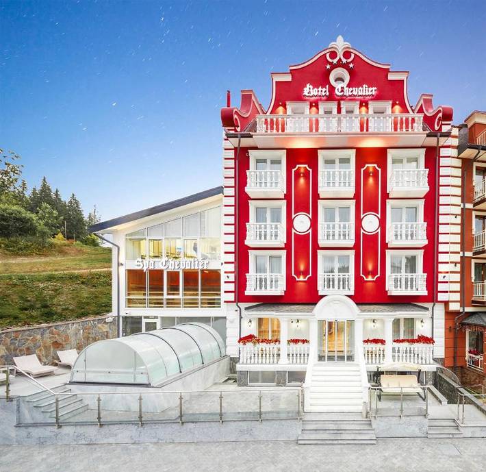 Hôtel pour 3 personnes, avec balcon et vue ainsi que sauna et piscine
